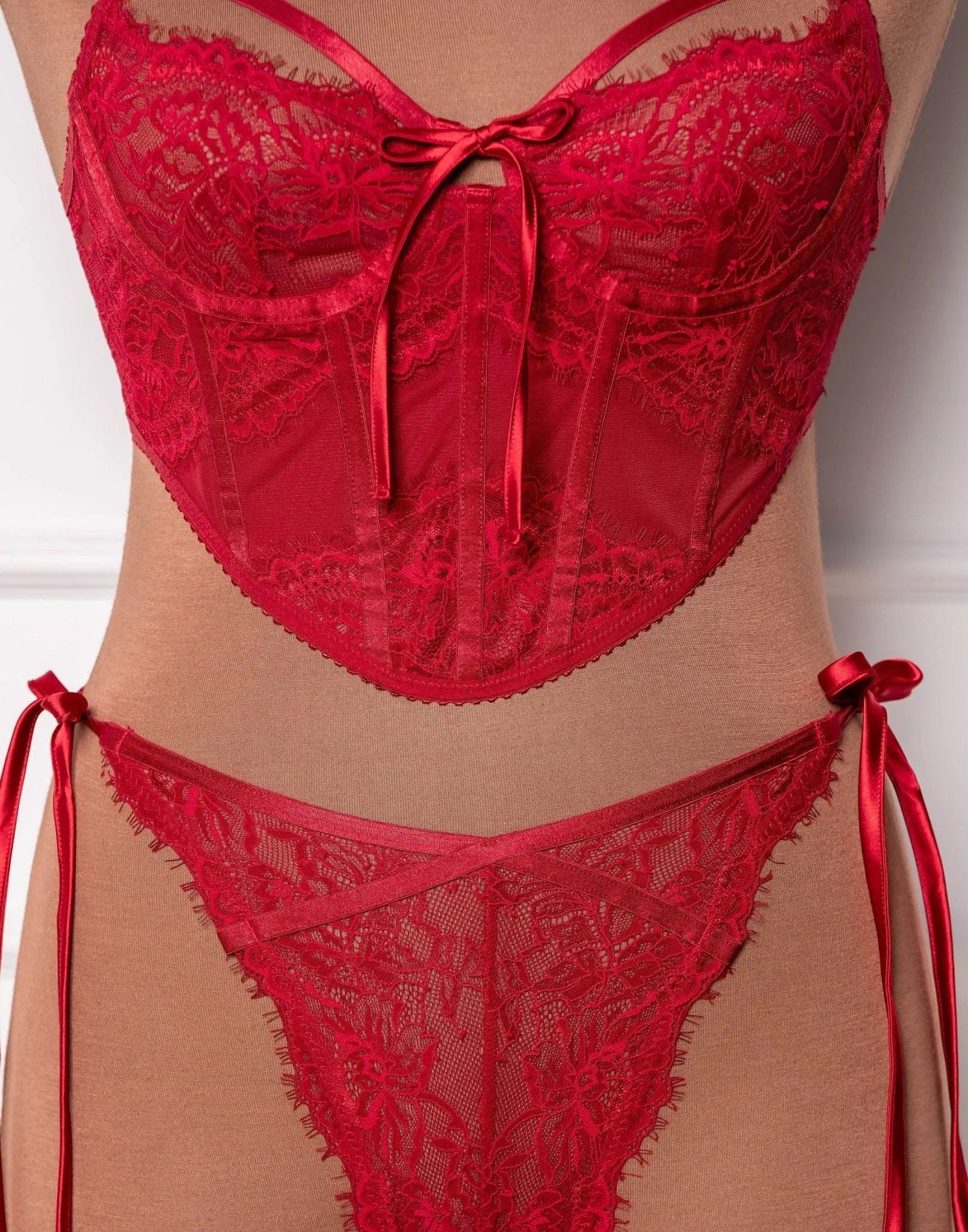 Lacy Underwire Corset - Red